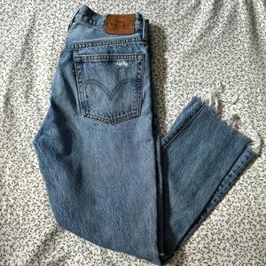 501 Levi Distressed Blue Jeans